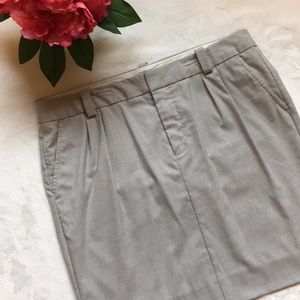 GAP light grey skirt size 6